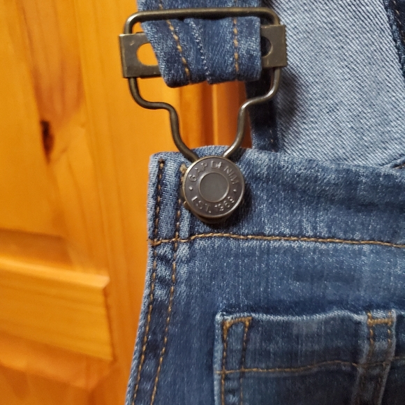 GAP DENIM STRETCH CROP OVERALLS - Picture 4 of 8